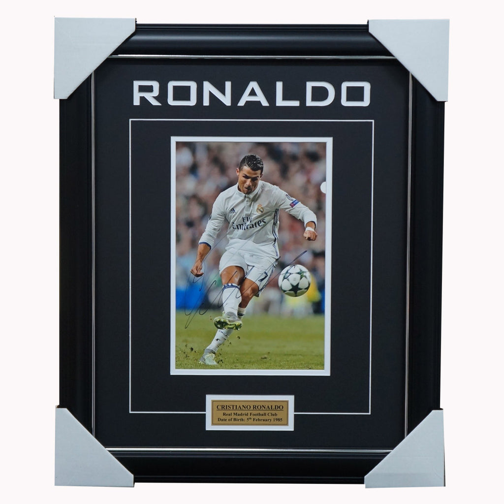 Cristiano Ronaldo Real Madrid Hand Signed Photo Framed with Plaque - 3237